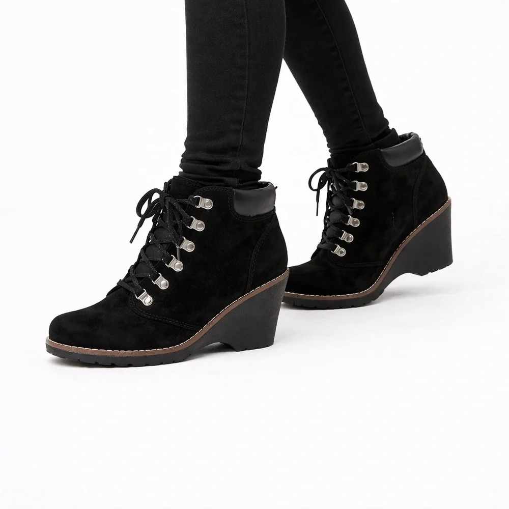 White Mountain Liberty Regular Lace-Up Wedge Booties Size 9.5M